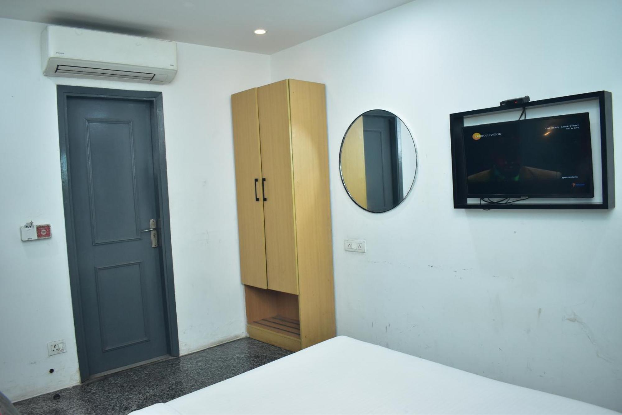 Hotel Golden Saffron By Qotel-Punjabi Bagh New Delhi Eksteriør billede