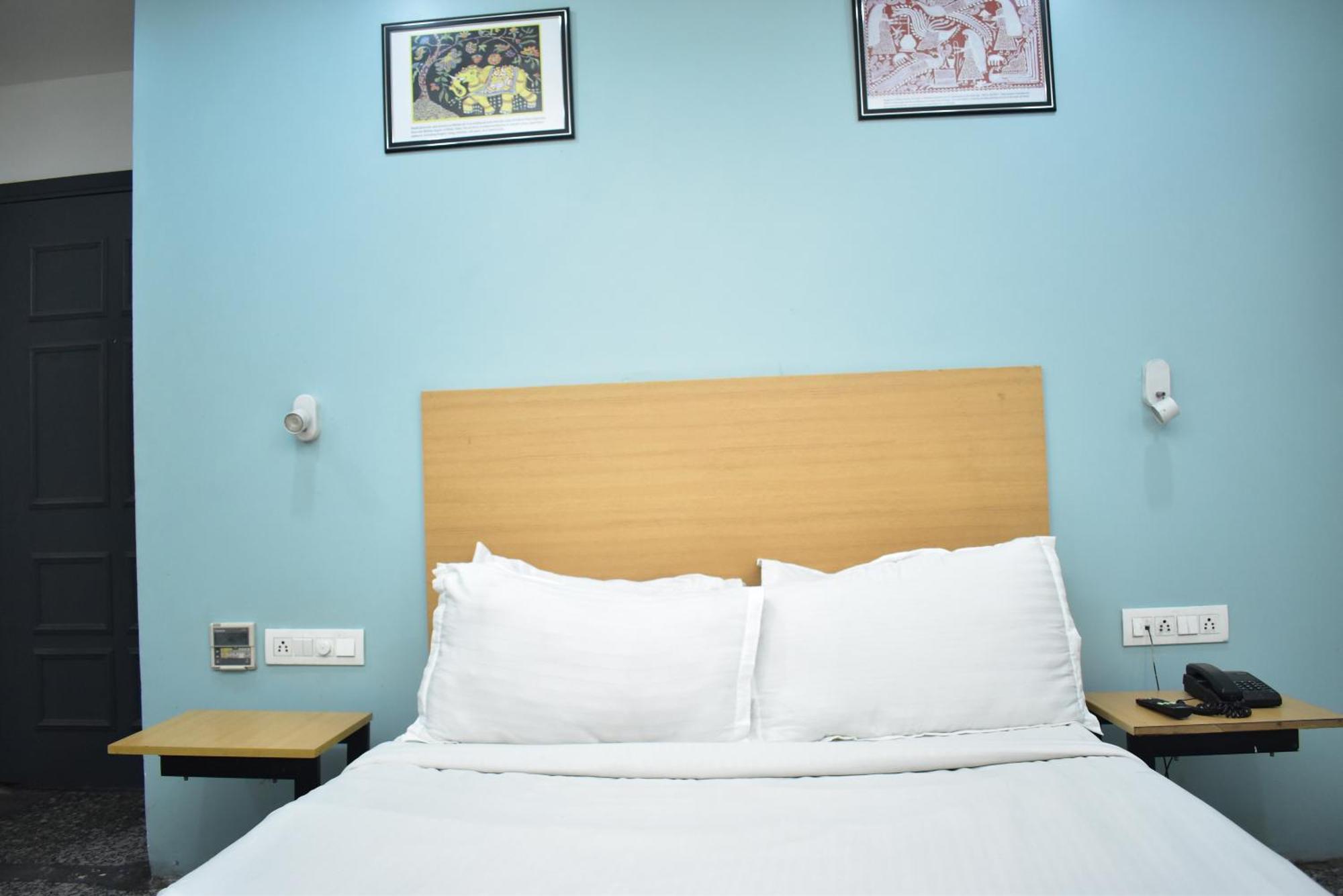Hotel Golden Saffron By Qotel-Punjabi Bagh New Delhi Eksteriør billede