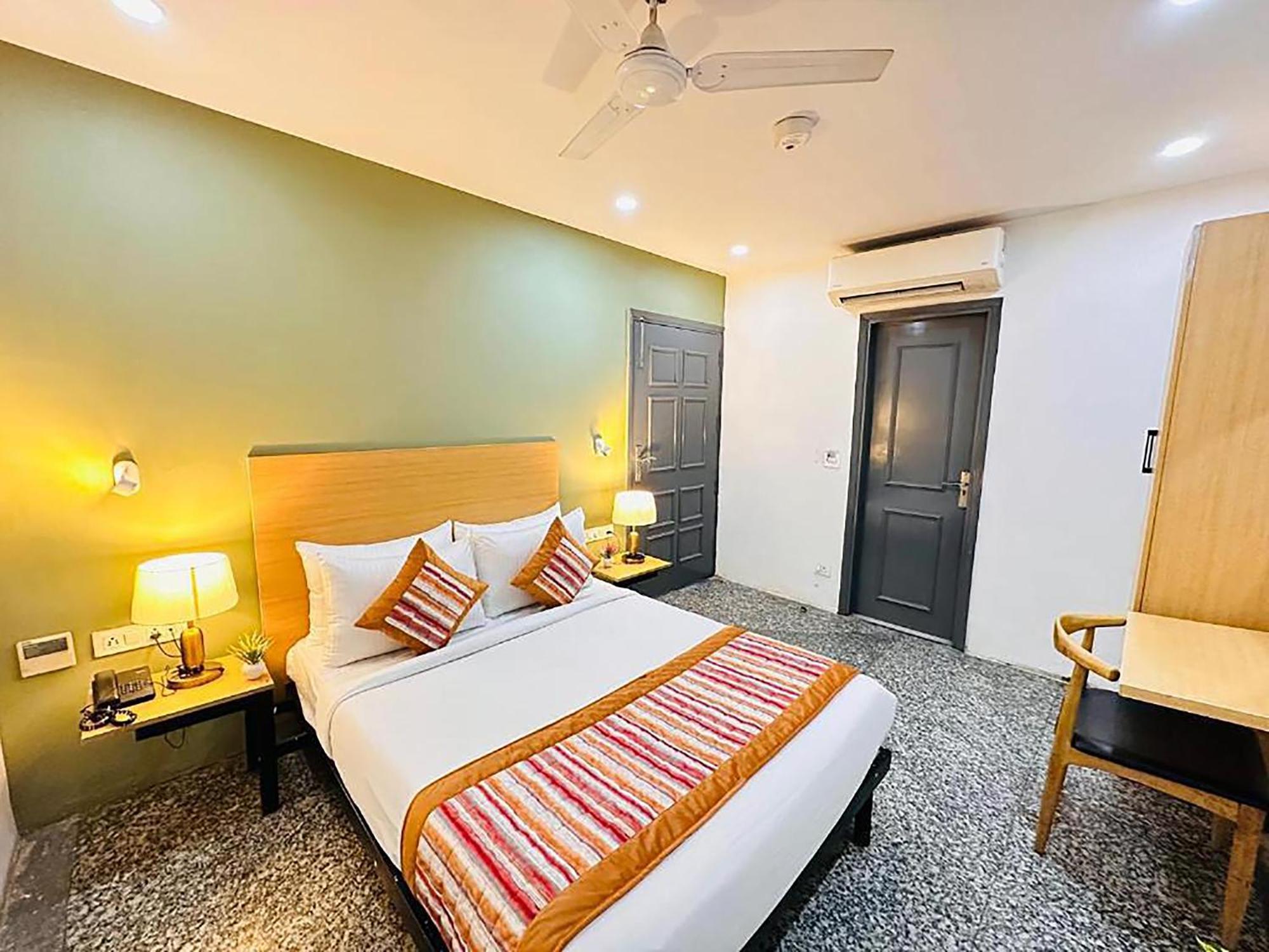 Hotel Golden Saffron By Qotel-Punjabi Bagh New Delhi Eksteriør billede