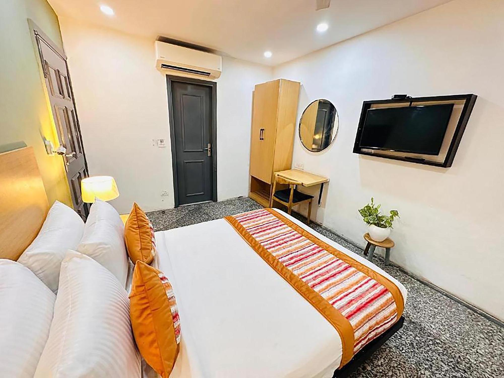 Hotel Golden Saffron By Qotel-Punjabi Bagh New Delhi Eksteriør billede